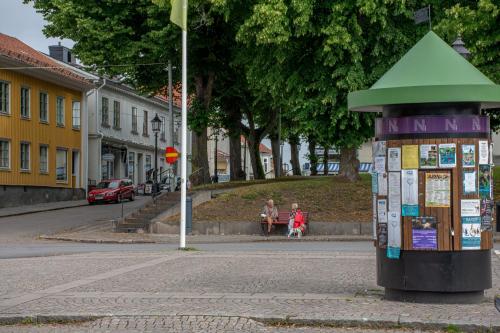 15-Gamla-bekanta-ser-ljust-på-framtiden