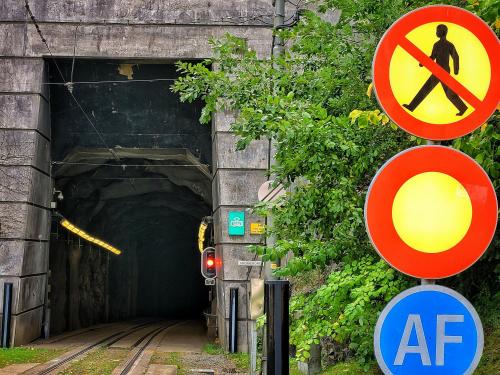 29-Stoppljus-i-tunneln